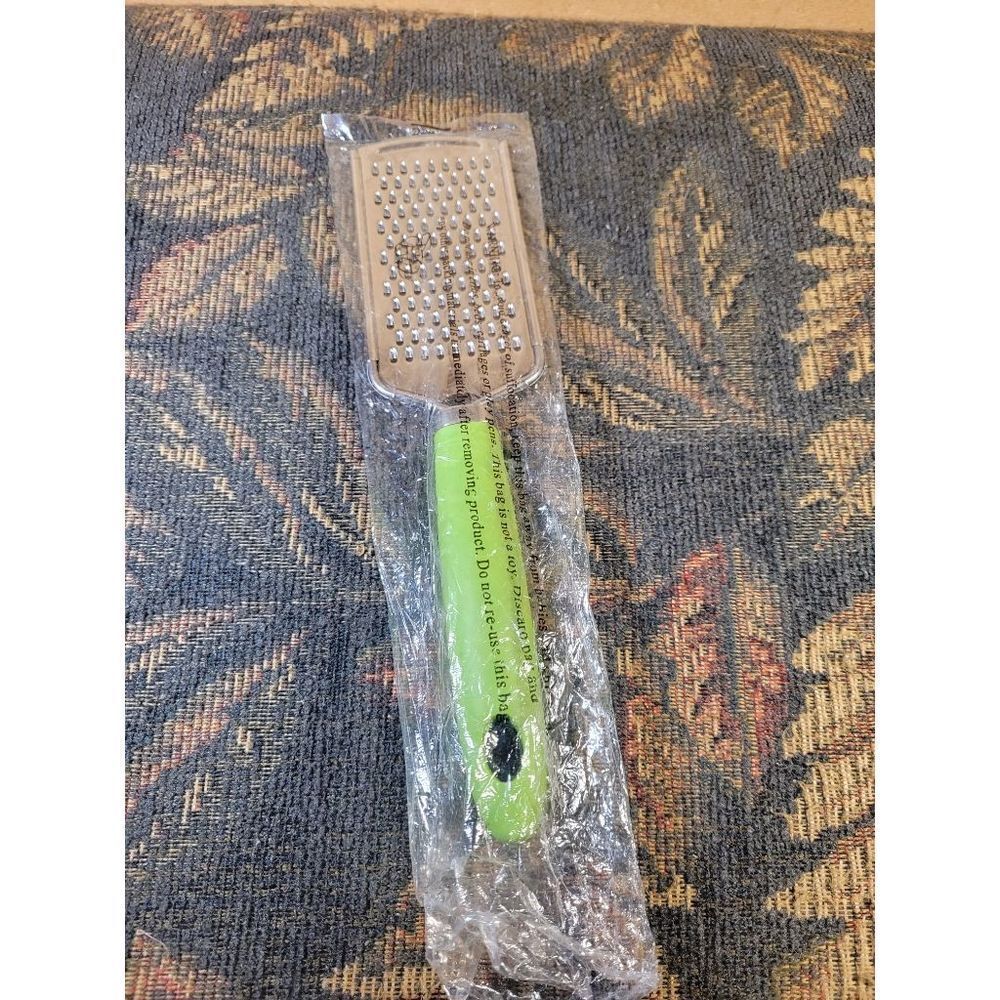 Wolfgang Puck Handheld Grater- NIP